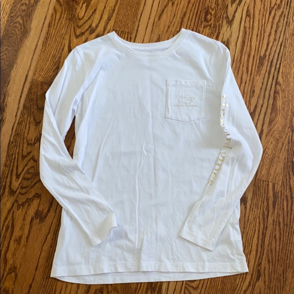 SZ XL Vineyard Vines gold distressed logo TShirt